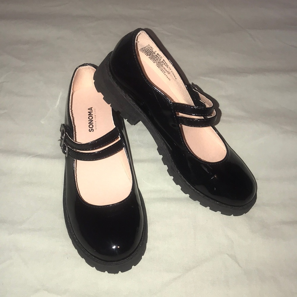 Sonoma Girls Size 2 Dressy Shoes Great Condition